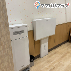 ロイヤルホームセンター南千住店(2F)の授乳室・おむつ替え台の写真(2枚目)
