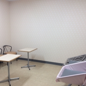 授乳室の向かいにもうひとつ部屋があります