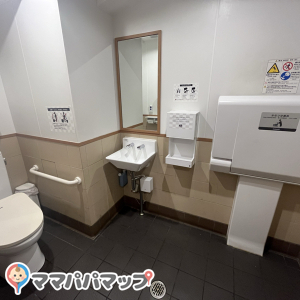 くら寿司(4F)の授乳室・おむつ替え台の写真(1枚目)
