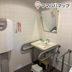 柴田町図書館(1F)の授乳室・オムツ替え台情報 画像3