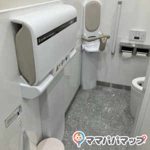 トヨタモビリティ神奈川 大船店の授乳室・オムツ替え台情報 画像2