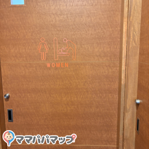 FUKU CAFE 福岡香椎浜店(2F)のオムツ替え台情報 画像1