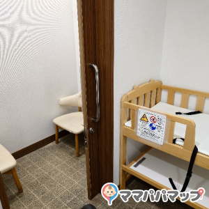 新宿マルイ アネックス(2F)の授乳室・おむつ替え台の写真(1枚目)