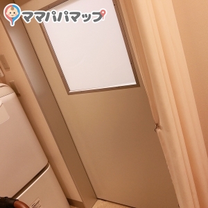 授乳室にオムツ台