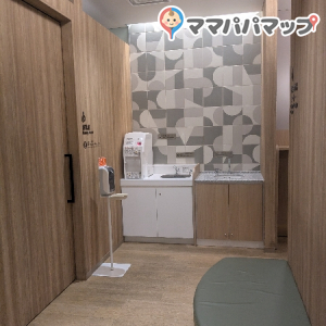 丸ビル(3F)の授乳室・おむつ替え台の写真(1枚目)