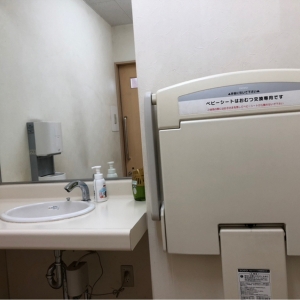 ツルハドラッグ　芽室店(1F)のオムツ替え台情報 画像1