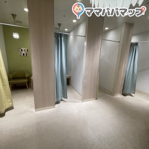 授乳室は個室が4つ