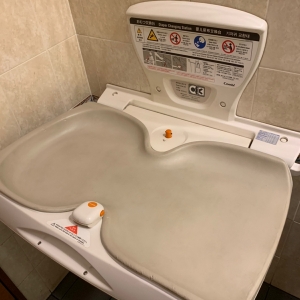 サイゼリヤ 香椎 フェスティバルガーデン店(1F)のオムツ替え台情報 画像3