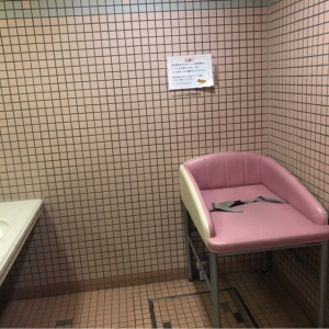 八景島シーパラダイス ベイマーケット1階(1F)の授乳室・オムツ替え台情報 画像2