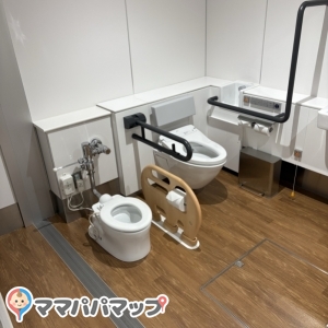 多目的トイレ