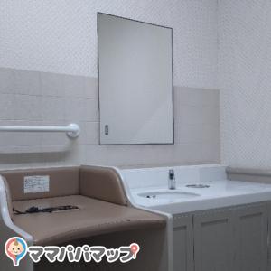 枚方 T-SITE(5F)の授乳室・おむつ替え台の写真(3枚目)
