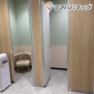 スーパービバホーム八王子多摩美大前店(2F)の授乳室・おむつ替え台の写真(6枚目)