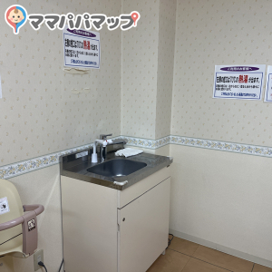 トキハインダストリー佐伯店(2F)の授乳室・おむつ替え台の写真(3枚目)
