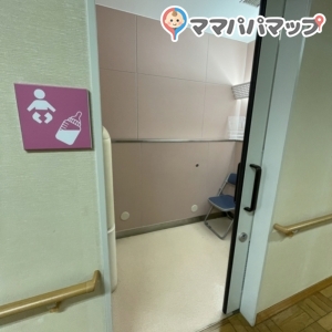 西東京市保谷駅前公民館の授乳室・おむつ替え台の写真(1枚目)