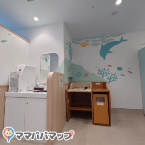 図書館キッズスペース(6th floor)の授乳室・オムツ替え台情報 画像1