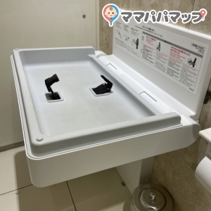 遠鉄百貨店(5F トイレ)のオムツ替え台情報 画像1