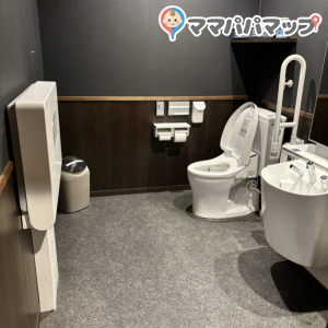 焼肉きんぐ 板橋前野町店の授乳室・おむつ替え台の写真(2枚目)