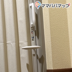 内側に簡単な鍵があります