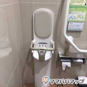 ウエルシア新宿牛込店のオムツ替え台情報 画像1