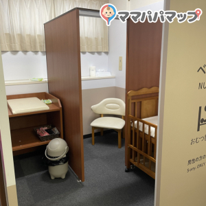 スキージャム勝山(1階室内キッズスペース横)の授乳室・オムツ替え台情報 画像2
