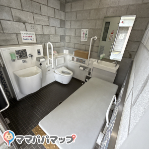 ひまわりの丘公園のオムツ替え台情報 画像2