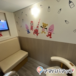 2人入れる広さの授乳室が二つありました