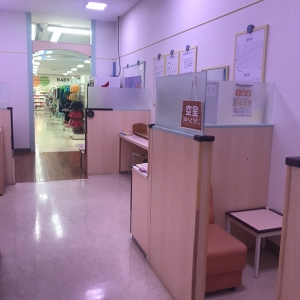 イオン気仙沼店(2階 赤ちゃん休憩室)の授乳室・おむつ替え台の写真(3枚目)