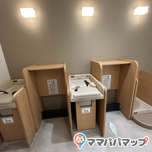 アーバンドックららぽーと豊洲3(1F 100本のスプーン横)の授乳室・オムツ替え台情報 画像1