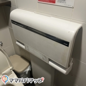 マクドナルド 武蔵小山店のオムツ替え台情報 画像2