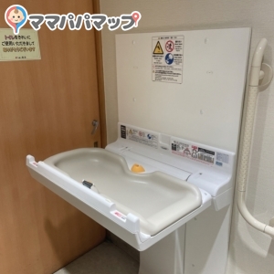 うまい鮨勘 ゆとろぎ泉店(1F)の授乳室・おむつ替え台の写真(2枚目)