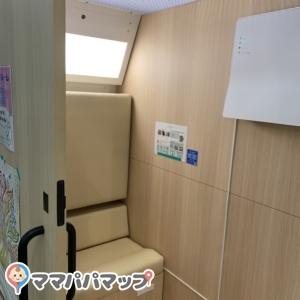 七北田公園都市緑化ホール(1F)のオムツ替え台情報 画像1