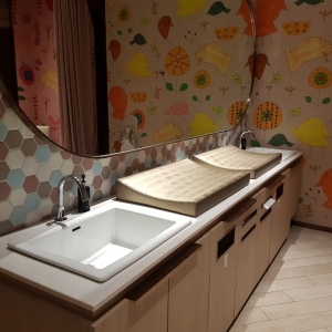 シンク、オムツ替え2台