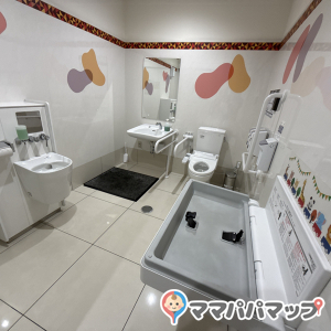 ハローズ観音新町店のオムツ替え台情報 画像1