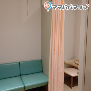 橿原市役所分庁舎 ミグランス(2F)の授乳室・おむつ替え台の写真(1枚目)