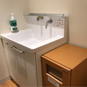 オムツ入れと、お湯と水がでる蛇口でも何℃かは不明