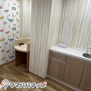 トヨタカローラ滋賀 近江八幡店1号館の授乳室・オムツ替え台情報 画像3