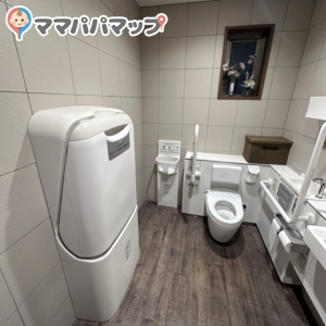 ホテルウィングインターナショナルセレクト浅草駒形(1F)の授乳室・おむつ替え台の写真(1枚目)