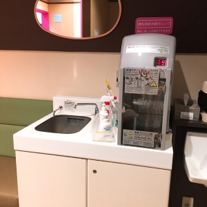 1階中央トイレ側のベビールーム