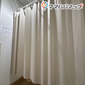 中はカーテンで仕切れます