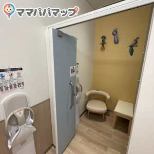 KITTE (丸の内キッテ)(5階)の授乳室・おむつ替え台の写真(3枚目)