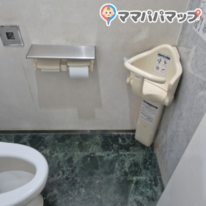 クリスタルタワー１階(1F)の授乳室・おむつ替え台の写真(1枚目)