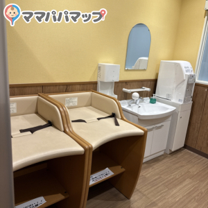 カインズ 熊本宇土店の授乳室・おむつ替え台の写真(1枚目)