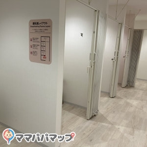 ららぽーと堺(1F ウエストコート)の授乳室・おむつ替え台の写真(2枚目)