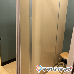 授乳室 兼 オムツ替えスペース