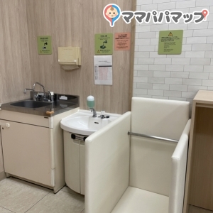 イオン四日市北店(2F)の授乳室・オムツ替え台情報 画像2