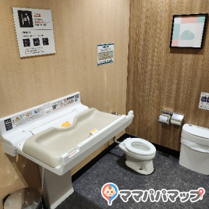 ソコラ南行徳Ｂ１Ｆ(B1)のオムツ替え台情報 画像1