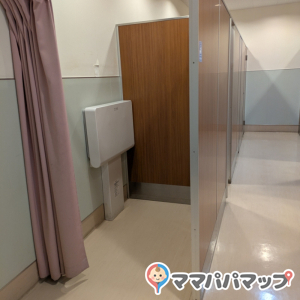 ホームセンターコーナン 府中四谷店(2F)の授乳室・おむつ替え台の写真(2枚目)