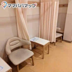 トイザらス・ベビーザらス  新座店(2F)の授乳室・おむつ替え台の写真(6枚目)
