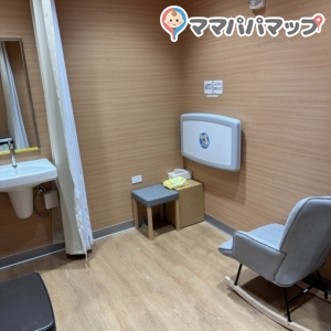 楽天カードワイキキラウンジ(1F)の授乳室・オムツ替え台情報 画像1