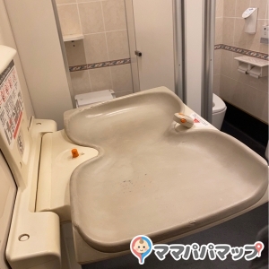 サイゼリヤ川口江戸店(1F)のオムツ替え台情報 画像1